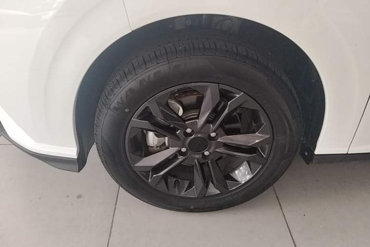 Used Dongfeng Aeolus Yixuan 2024 1.5L Automatic JingSu Edition Left Front Wheel Hub