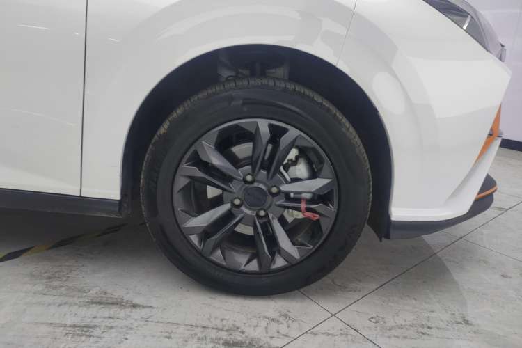 Used Dongfeng Aeolus Yixuan 2024 1.5L Automatic JingSu Edition Left Rear Wheel Hub