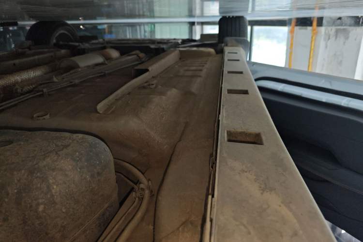 Used Dongfeng Aeolus Yixuan 2024 1.5L Automatic JingSu Edition Left Side Sill