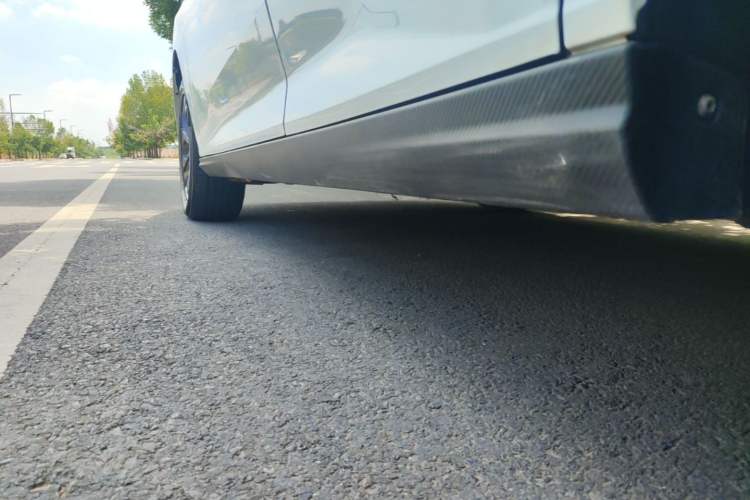 Used Dongfeng Aeolus Yixuan 2024 1.5L Automatic JingSu Edition Left Side Sill