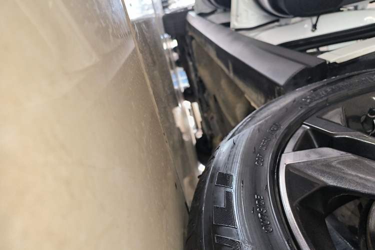 Used Dongfeng Aeolus Yixuan 2024 1.5L Automatic JingSu Edition Left Side Sill