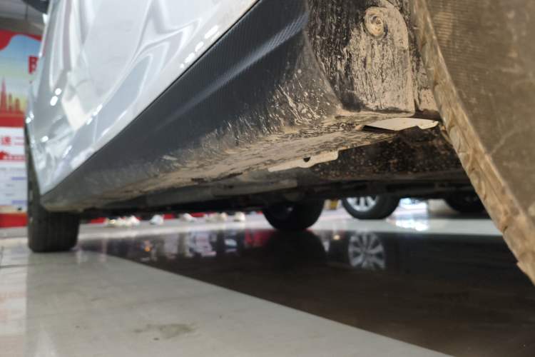 Used Dongfeng Aeolus Yixuan 2024 1.5L Automatic JingSu Edition Left Side Sill
