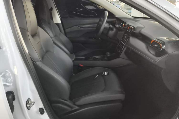 Used Dongfeng Aeolus Yixuan 2024 1.5L Automatic JingSu Edition Right Front Seat