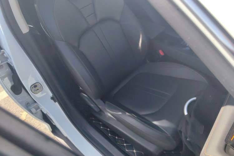 Used Dongfeng Aeolus Yixuan 2024 1.5L Automatic JingSu Edition Right Front Seat