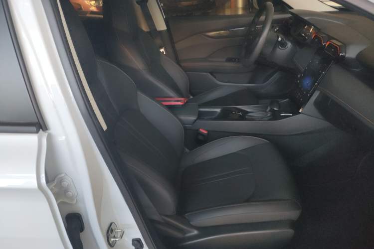 Used Dongfeng Aeolus Yixuan 2024 1.5L Automatic JingSu Edition Right Front Seat