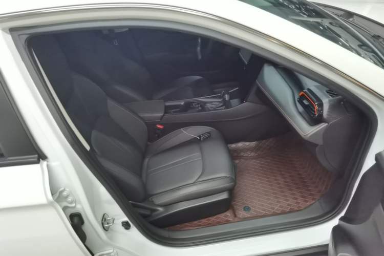 Used Dongfeng Aeolus Yixuan 2024 1.5L Automatic JingSu Edition Right Front Seat