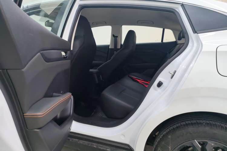 Used Dongfeng Aeolus Yixuan 2024 1.5L Automatic JingSu Edition Right Rear Seat