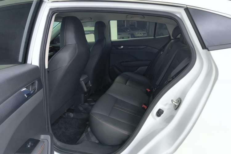 Used Dongfeng Aeolus Yixuan 2024 1.5L Automatic JingSu Edition Right Rear Seat