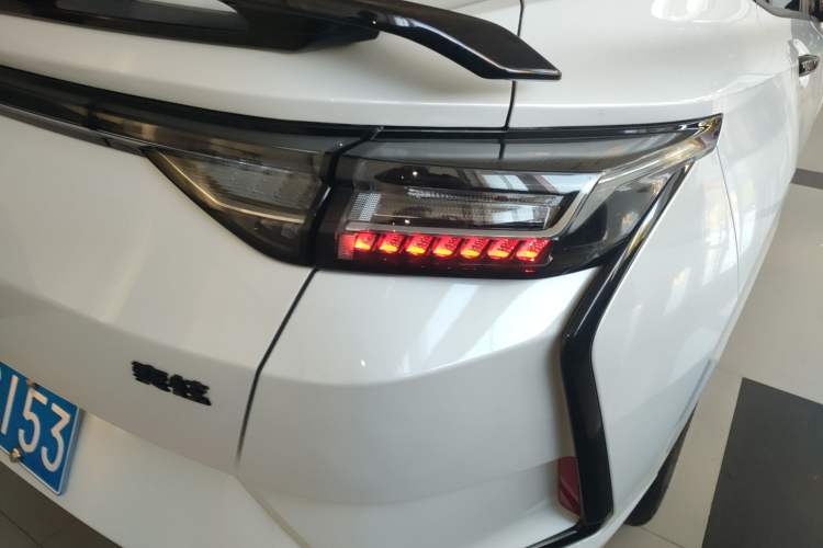 Used Dongfeng Aeolus Yixuan 2024 1.5L Automatic JingSu Edition Right Rear Taillight
