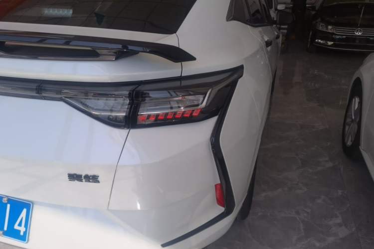 Used Dongfeng Aeolus Yixuan 2024 1.5L Automatic JingSu Edition Right Rear Taillight
