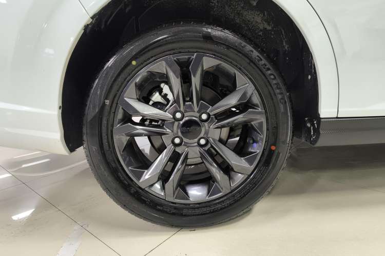 Used Dongfeng Aeolus Yixuan 2024 1.5L Automatic JingSu Edition Right Rear Wheel Hub