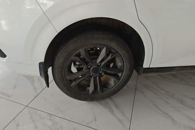 Used Dongfeng Aeolus Yixuan 2024 1.5L Automatic JingSu Edition Right Rear Wheel Hub