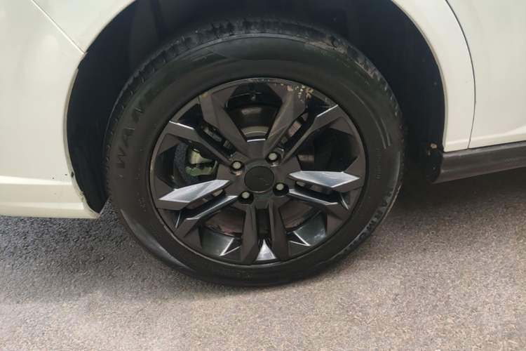 Used Dongfeng Aeolus Yixuan 2024 1.5L Automatic JingSu Edition Right Rear Wheel Hub
