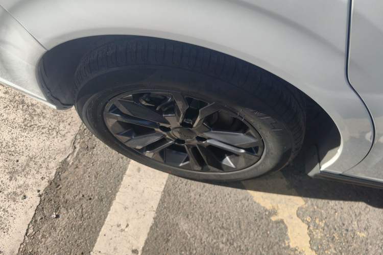 Used Dongfeng Aeolus Yixuan 2024 1.5L Automatic JingSu Edition Right Rear Wheel Hub
