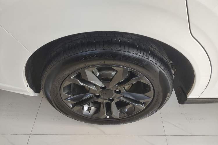 Used Dongfeng Aeolus Yixuan 2024 1.5L Automatic JingSu Edition Right Rear Wheel Hub