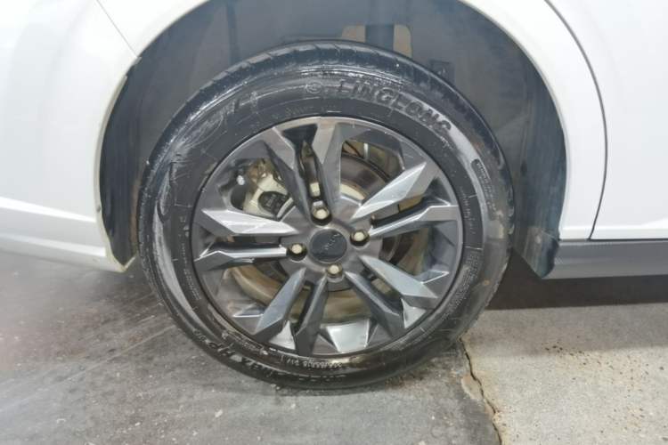 Used Dongfeng Aeolus Yixuan 2024 1.5L Automatic JingSu Edition Right Rear Wheel Hub