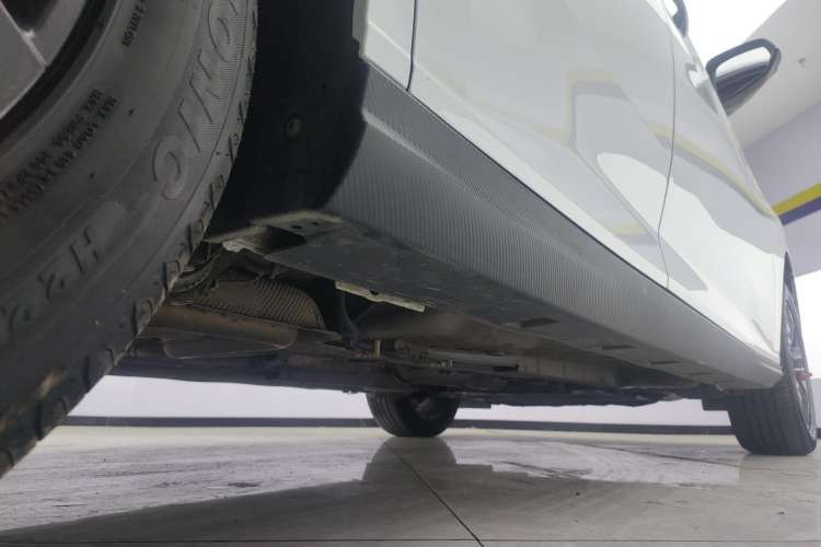 Used Dongfeng Aeolus Yixuan 2024 1.5L Automatic JingSu Edition Right Side Sill