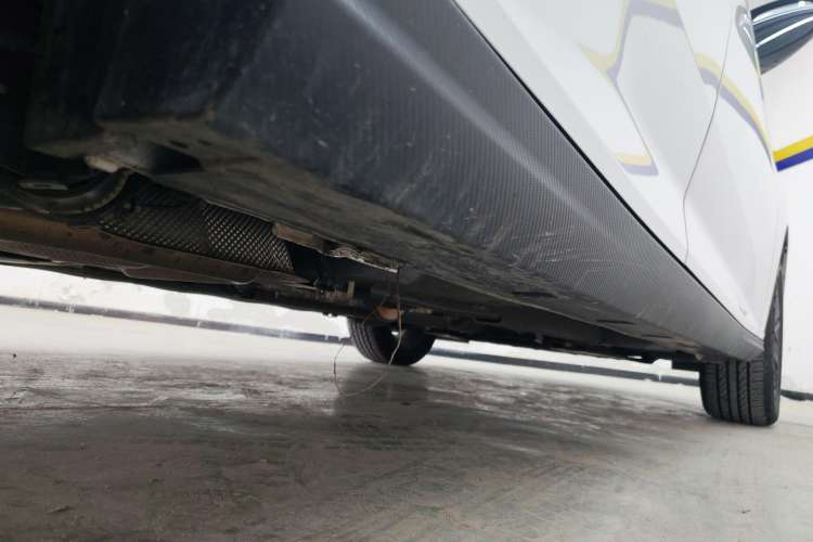 Used Dongfeng Aeolus Yixuan 2024 1.5L Automatic JingSu Edition Right Side Sill