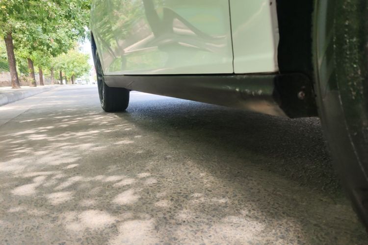Used Dongfeng Aeolus Yixuan 2024 1.5L Automatic JingSu Edition Right Side Sill