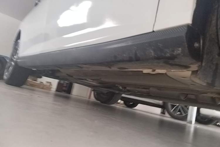 Used Dongfeng Aeolus Yixuan 2024 1.5L Automatic JingSu Edition Right Side Sill