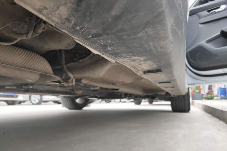 Used Dongfeng Aeolus Yixuan 2024 1.5L Automatic JingSu Edition Right Side Sill