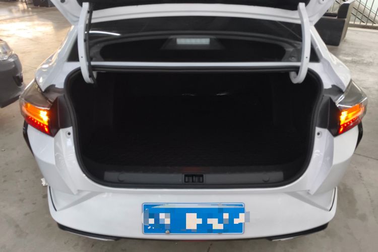 Used Dongfeng Aeolus Yixuan 2024 1.5L Automatic JingSu Edition Trunk