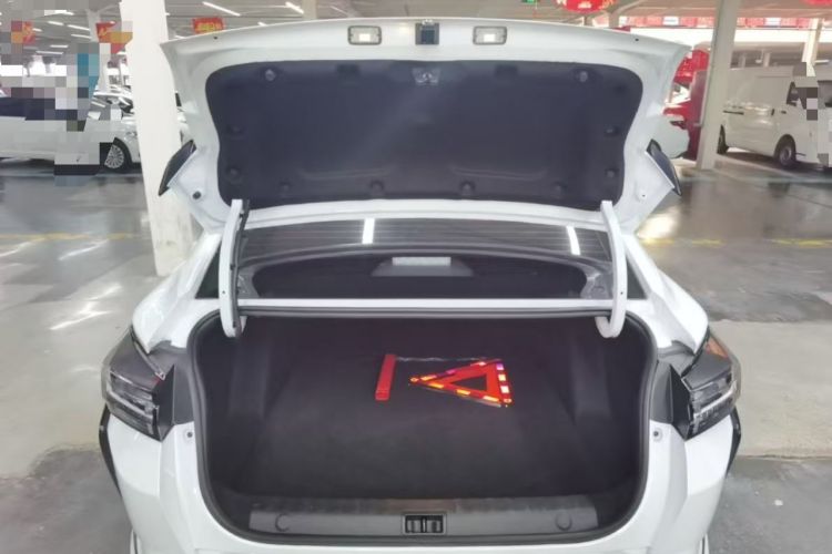 Used Dongfeng Aeolus Yixuan 2024 1.5L Automatic JingSu Edition Trunk