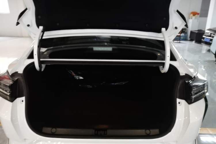 Used Dongfeng Aeolus Yixuan 2024 1.5L Automatic JingSu Edition Trunk