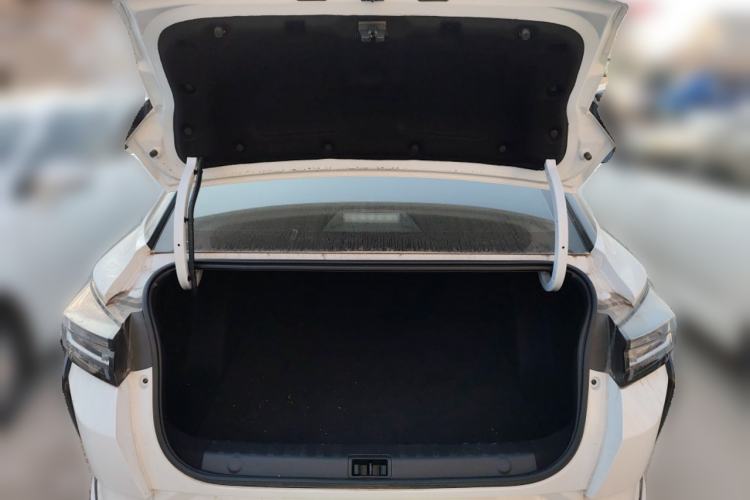 Used Dongfeng Aeolus Yixuan 2024 1.5L Automatic JingSu Edition Trunk