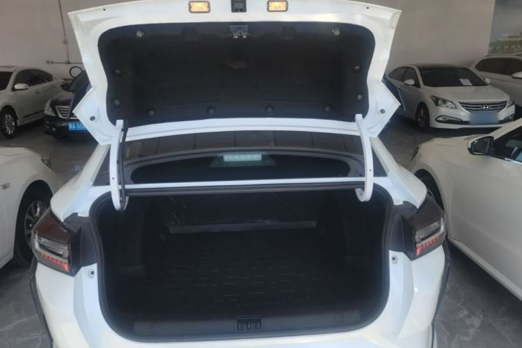 Used Dongfeng Aeolus Yixuan 2024 1.5L Automatic JingSu Edition Trunk