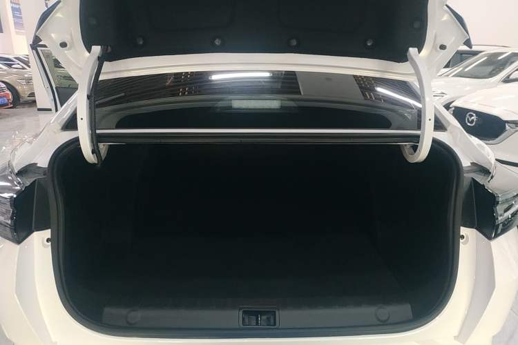 Used Dongfeng Aeolus Yixuan 2024 1.5L Automatic JingSu Edition Trunk