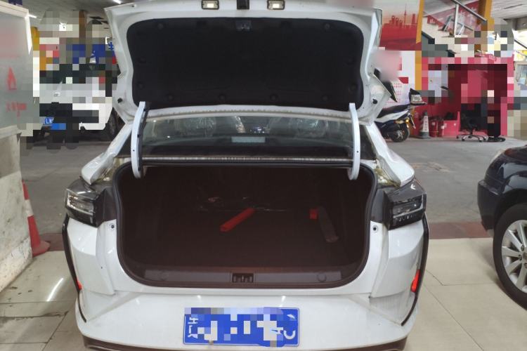 Used Dongfeng Aeolus Yixuan 2024 1.5L Automatic JingSu Edition Trunk