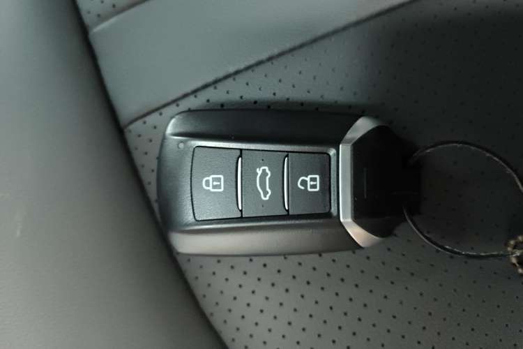 Used Dongfeng Aeolus Yixuan 2024 1.5L Automatic JingSu Edition Vehicle Key