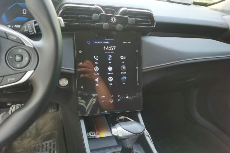 Used Dongfeng Aeolus Yixuan 2025 1.5L Automatic Luxury Version Audio And AC Panel