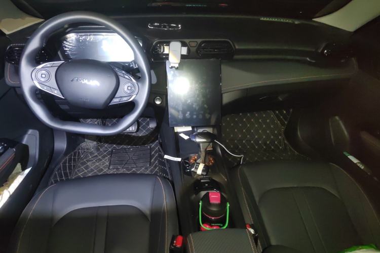 Used Dongfeng Aeolus Yixuan 2025 1.5L Automatic Luxury Version Center Console