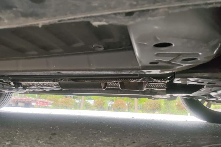 Used Dongfeng Aeolus Yixuan 2025 1.5L Automatic Luxury Version Chassis Front Right