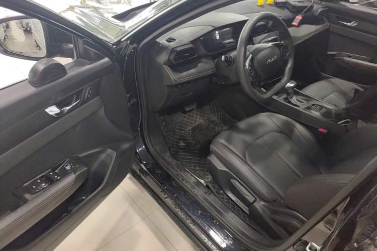 Used Dongfeng Aeolus Yixuan 2025 1.5L Automatic Luxury Version Driver Seat