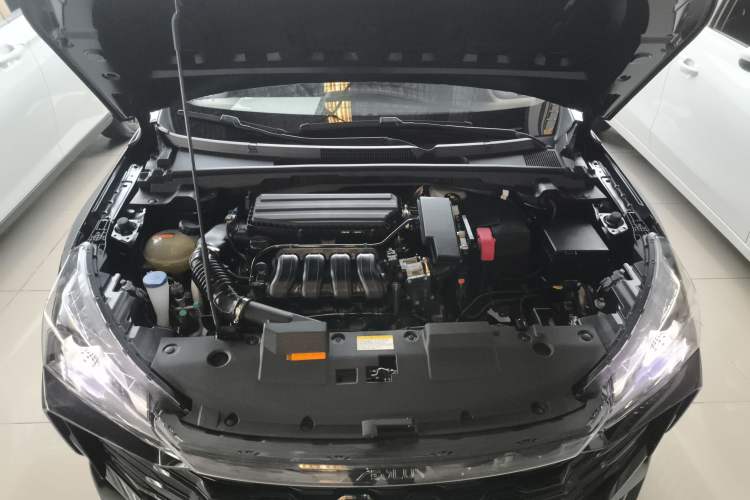 Used Dongfeng Aeolus Yixuan 2025 1.5L Automatic Luxury Version Engine Bay