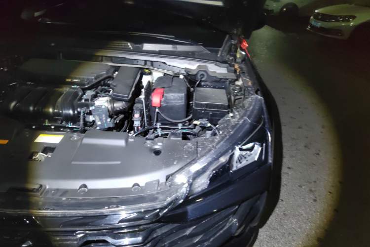 Used Dongfeng Aeolus Yixuan 2025 1.5L Automatic Luxury Version Engine Bay Left