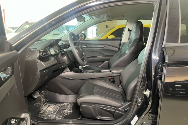Used Dongfeng Aeolus Yixuan 2025 1.5L Automatic Luxury Version Interior 11