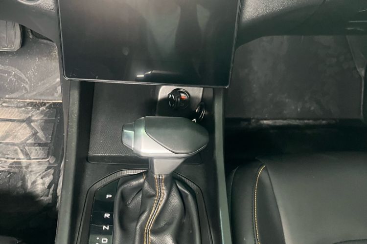 Used Dongfeng Aeolus Yixuan 2025 1.5L Automatic Luxury Version Interior 13