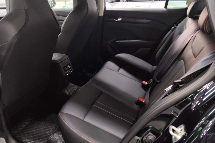 Used Dongfeng Aeolus Yixuan 2025 1.5L Automatic Luxury Version Interior 4
