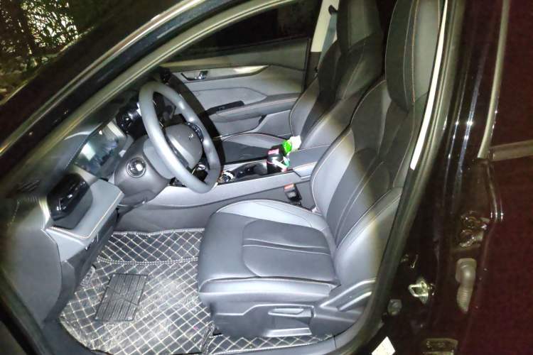 Used Dongfeng Aeolus Yixuan 2025 1.5L Automatic Luxury Version Left Front Seat