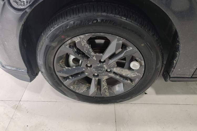 Used Dongfeng Aeolus Yixuan 2025 1.5L Automatic Luxury Version Left Front Wheel Hub