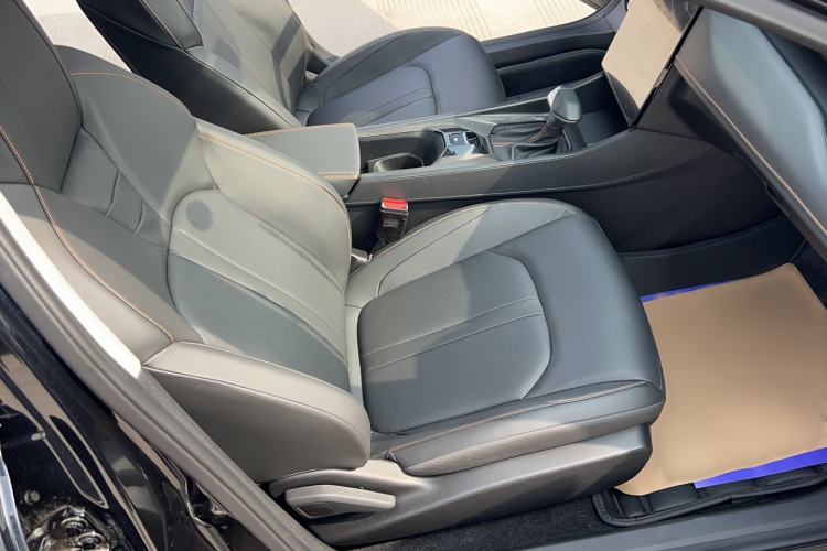 Used Dongfeng Aeolus Yixuan 2025 1.5L Automatic Luxury Version Left Rear Seat