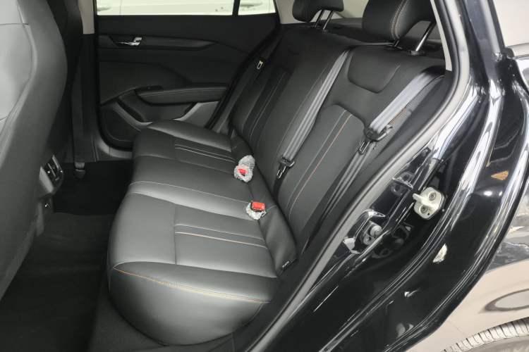 Used Dongfeng Aeolus Yixuan 2025 1.5L Automatic Luxury Version Left Rear Seat