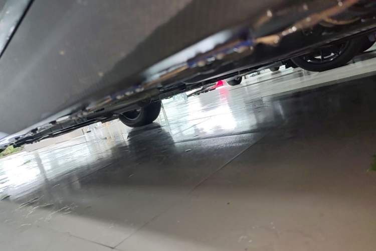 Used Dongfeng Aeolus Yixuan 2025 1.5L Automatic Luxury Version Left Side Sill
