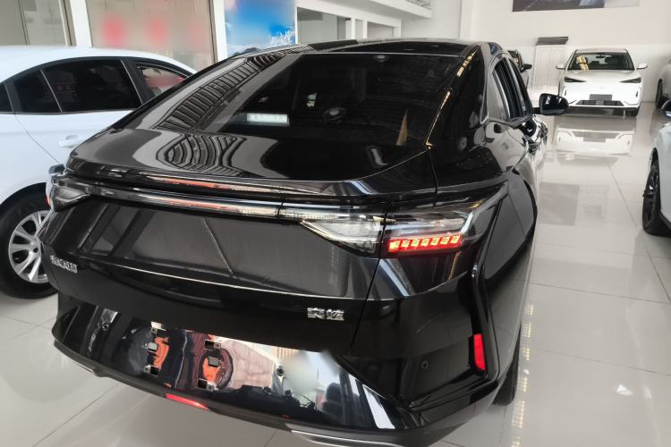Used Dongfeng Aeolus Yixuan 2025 1.5L Automatic Luxury Version Rear