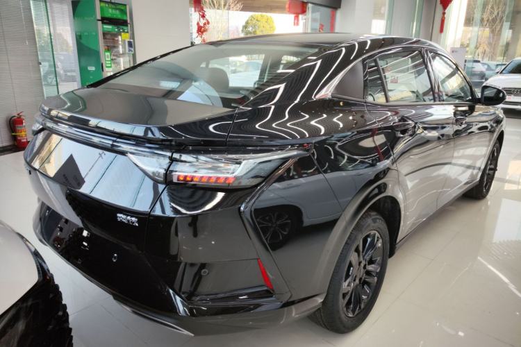 Used Dongfeng Aeolus Yixuan 2025 1.5L Automatic Luxury Version Rear Right 45 Deg