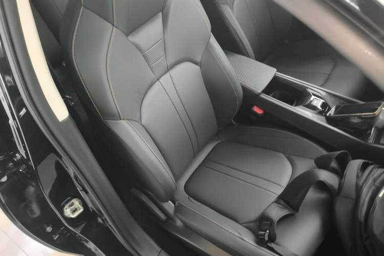 Used Dongfeng Aeolus Yixuan 2025 1.5L Automatic Luxury Version Right Front Seat